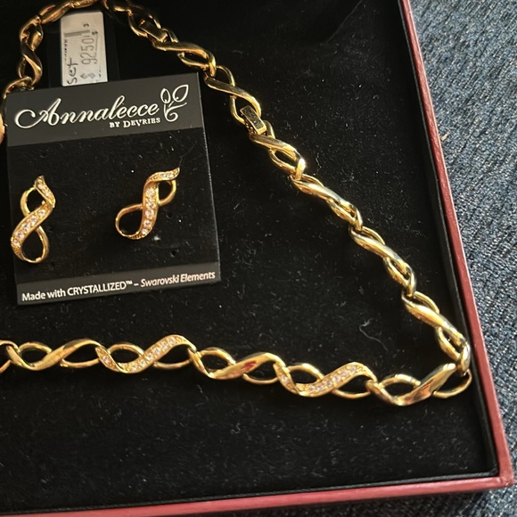 Annaleece by Devries Necklace and Earring Set - Picture 6 of 7